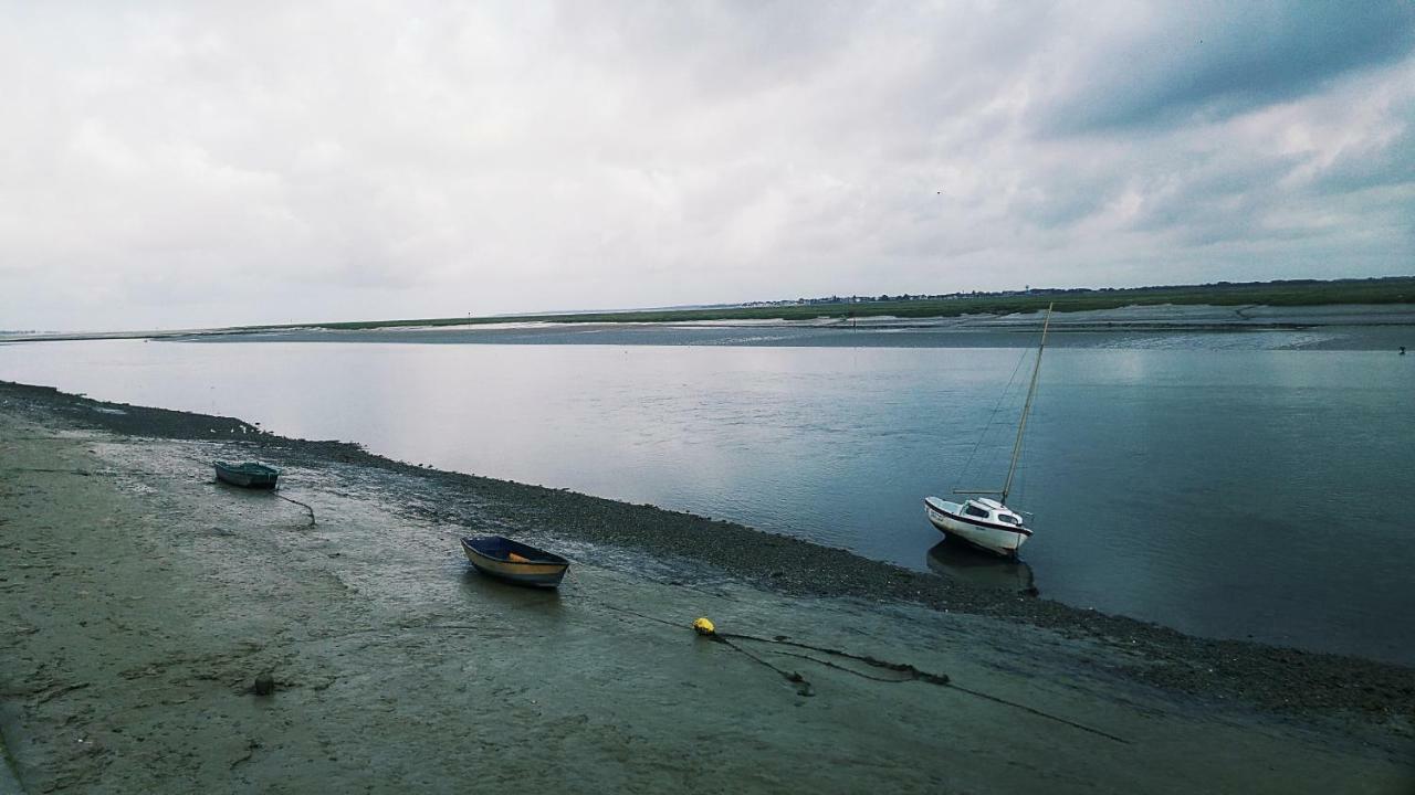 Odyssee Gite Sur Peniche Saint-Valéry-sur-Somme Exterior foto